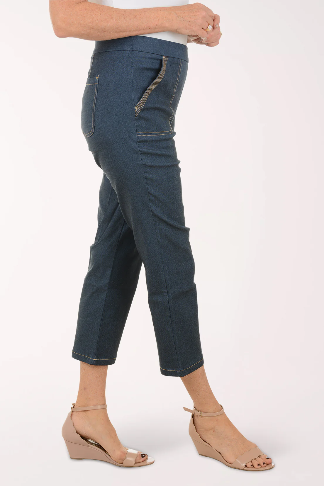 Contrast Stitched Straight Leg Capri Pant - Image 3